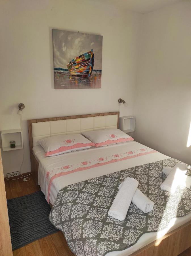 Apartments Pivac - Lokva Rogoznica Bagian luar foto